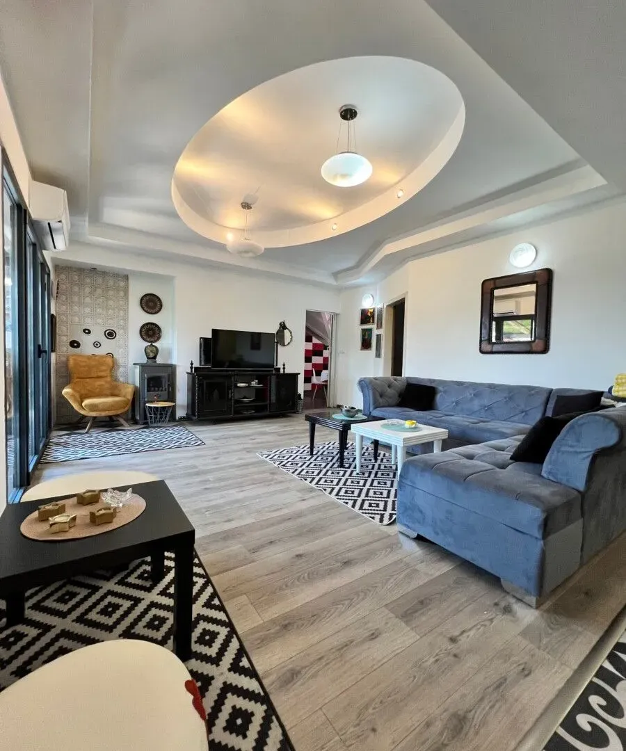 Izdavanje, trosoban stan, 115m², Zelenika, Podgorica