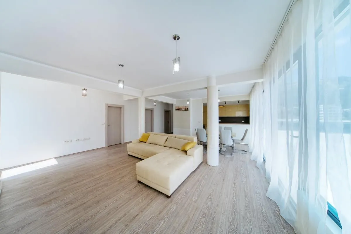 Prodaja, trosoban stan, 234m², Bečići, Budva