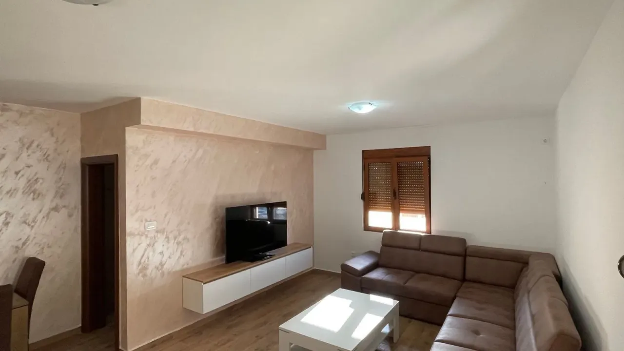 Izdavanje, jednosoban stan, 55m², Budva, Crna Gora