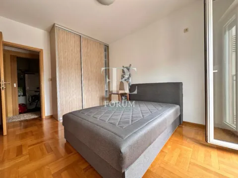 Rent, three bedroom apartment, 100m², Blok 6, Podgorica - image 7