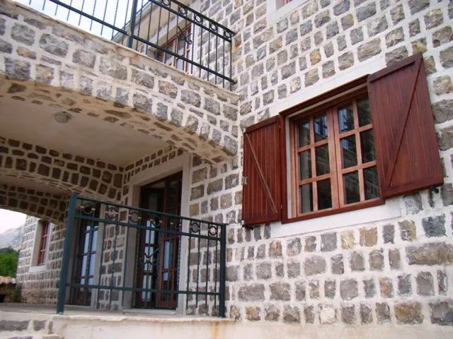 Prodaja, kuća, 466m², Petrovac, Budva