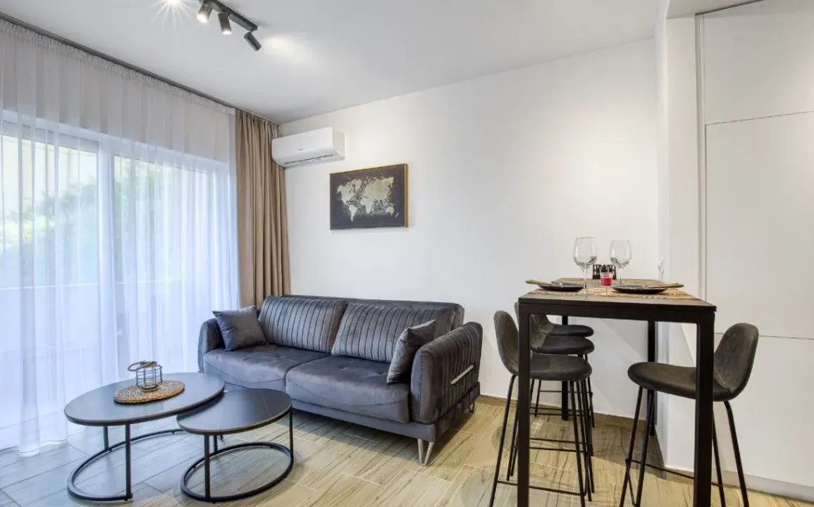 Izdavanje, jednosoban stan, 38m², Bečići, Budva