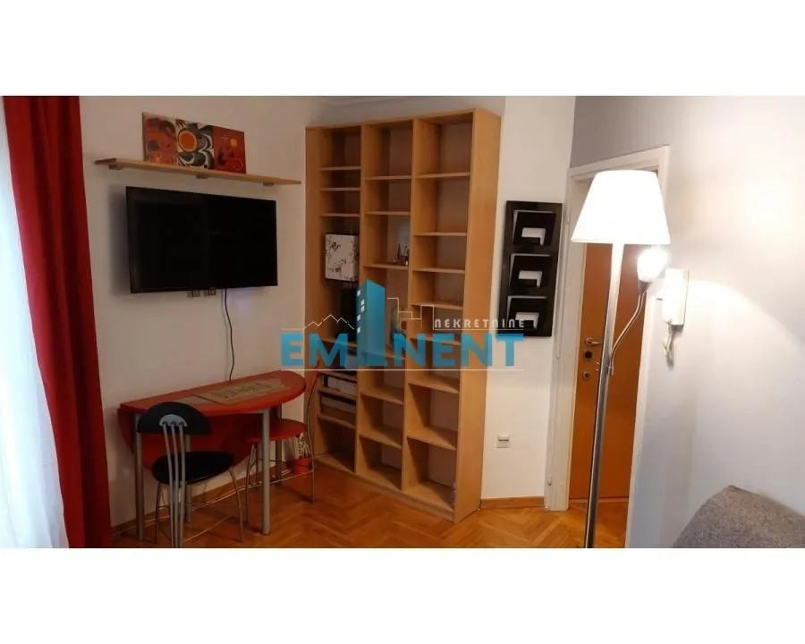 Rent, two bedroom apartment, 42m², Stari Grad, Beograd