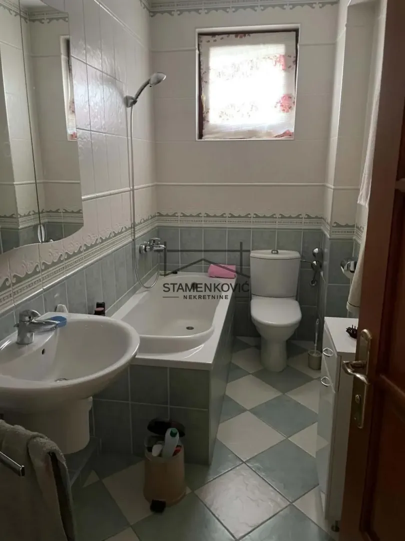 Prodaja, kuća, 200m², Bačka Palanka, Novi Sad