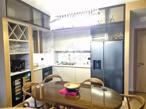 Izdavanje, trosoban stan, 76m², Savski Venac, Beograd - image 6