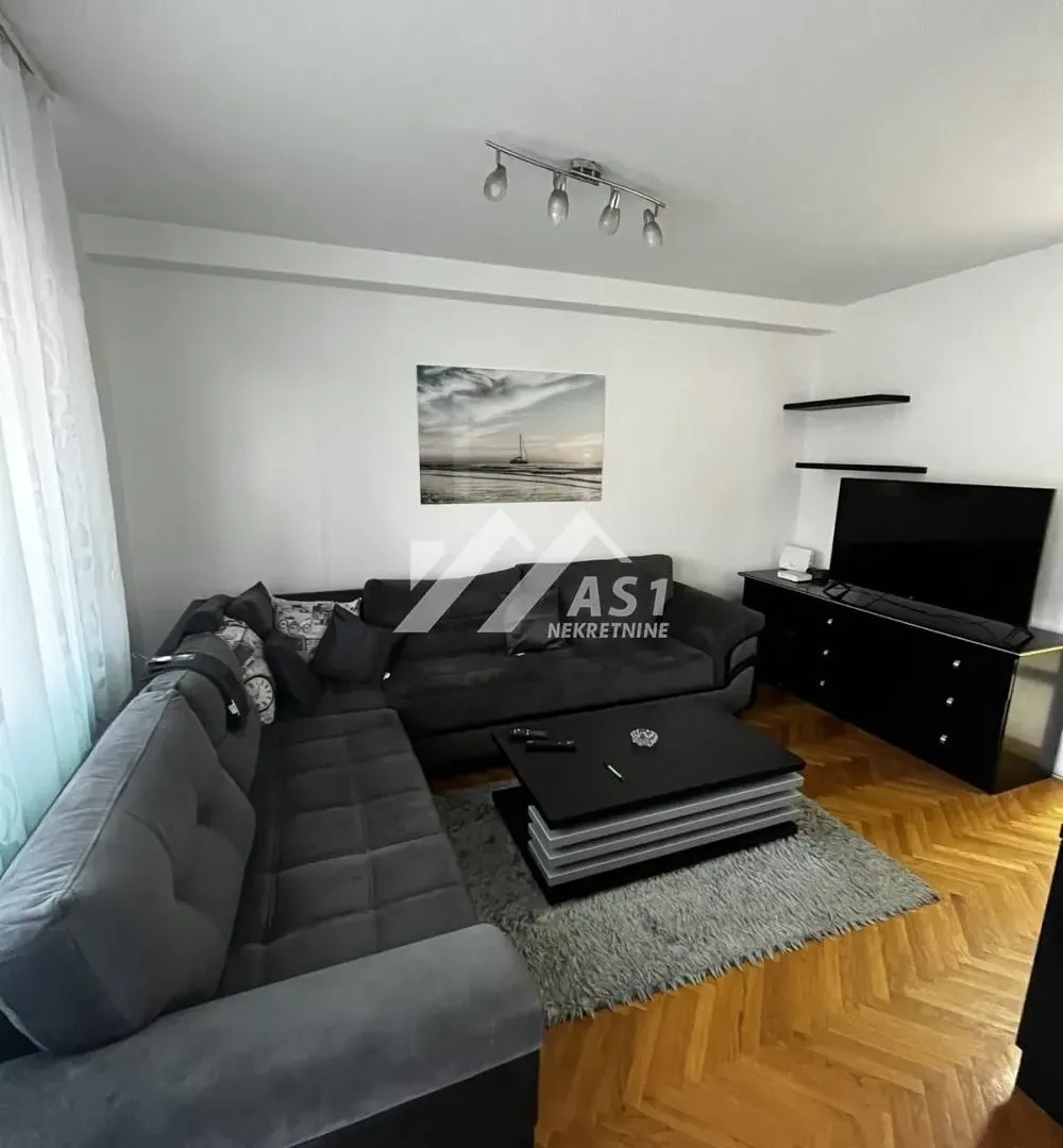 Izdavanje, trosoban stan, 92m², Grbavica, Novi Sad Sve Podlokacije