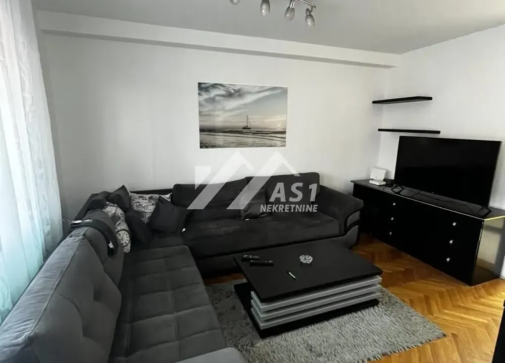 Izdavanje, trosoban stan, 92m², Grbavica, Novi Sad Sve Podlokacije