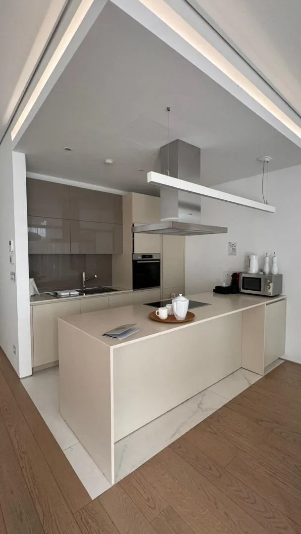 Izdavanje, stan, 158m², Budva, Crna Gora