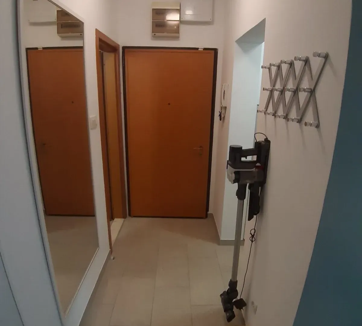 Prodaja, jednosoban stan, 44m², Lazi, Budva