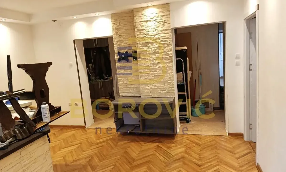 Prodaja, trosoban stan, 66m², Vračar Sve Podlokacije, Beograd
