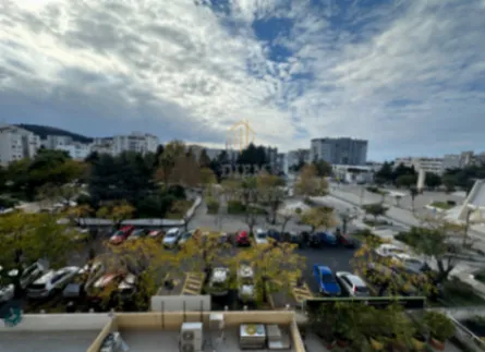 Prodaja, dvosoban stan, 82m², Centar, Bar - image 1