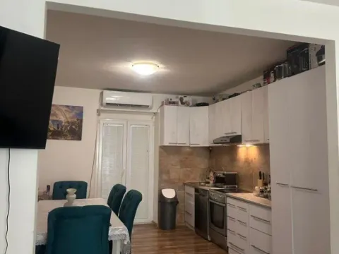 Izdavanje, dvosoban stan, 90m², Tivat, Crna Gora - image 4