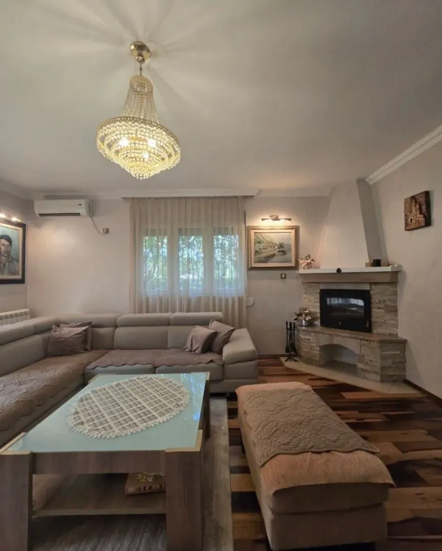 Prodaja, kuća, 175m², Velje Brdo, Podgorica