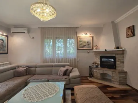 Prodaja, kuća, 175m², Velje Brdo, Podgorica - image 4