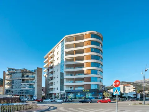 Sale, two bedroom apartment, 138m², Budva, Crna Gora - image 15