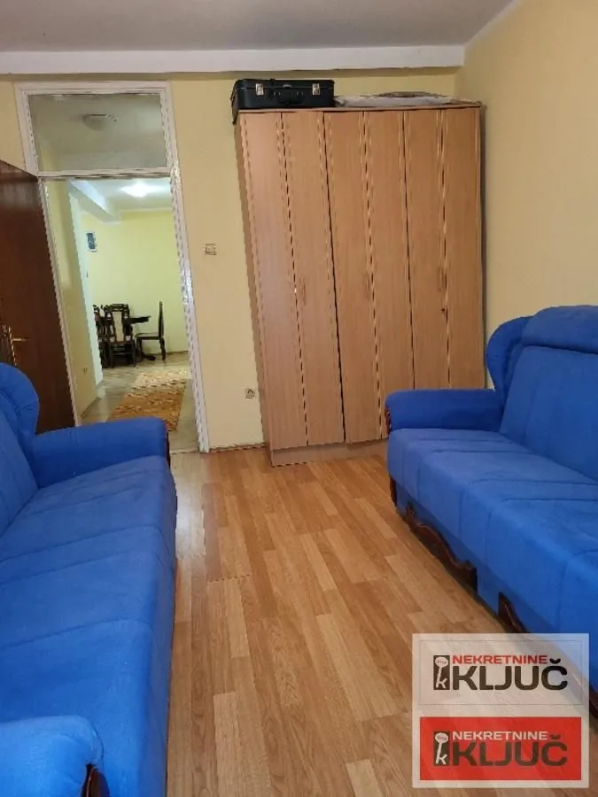 Prodaja, trosoban stan, 82m², Centar, Novi Sad