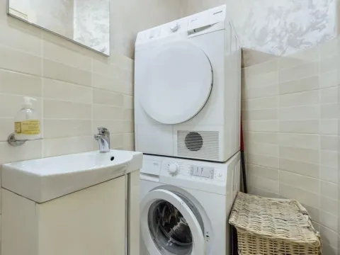 Izdavanje, trosoban stan, 200m², Herceg Novi, Crna Gora - image 14