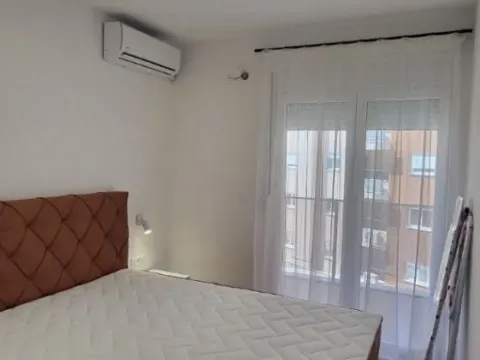 Izdavanje, jednosoban stan, 47m², Stari Aerodrom, Podgorica - image 2