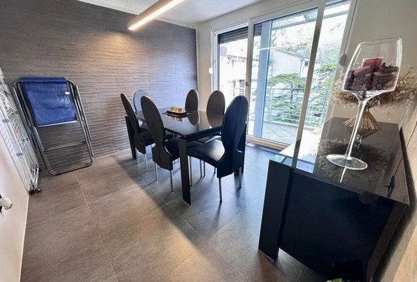 Prodaja, dvosoban stan, 121m², Dobrota, Kotor