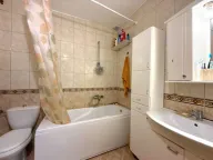 Prodaja, kuća, 233m², Tološi, Podgorica - image 12