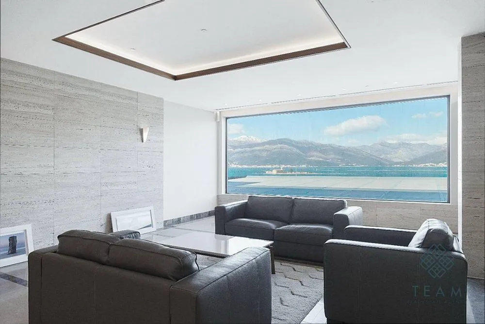 Sale, three bedroom apartment, 230m², Bogišići, Tivat