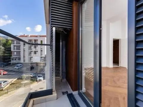 Prodaja, jednosoban stan, 42m², Tivat, Crna Gora - image 4