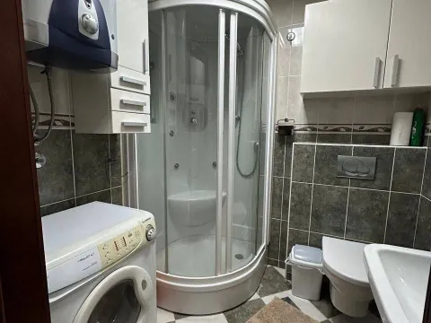 Izdavanje, dvosoban stan, 82m², Centar, Budva - image 10