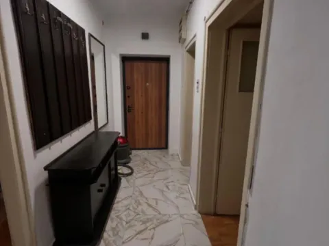 Izdavanje, dvosoban stan, 70m², Centar, Podgorica - image 3