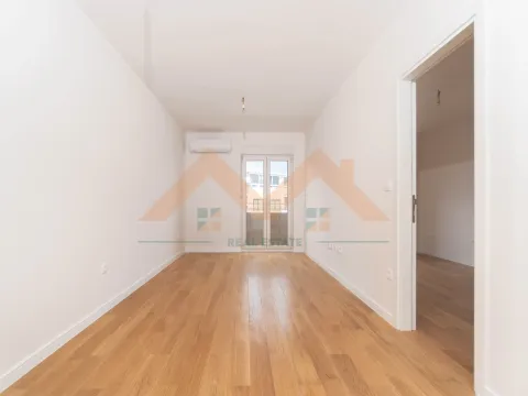 Prodaja, jednosoban stan, 38m², Central Point, Podgorica - image 2