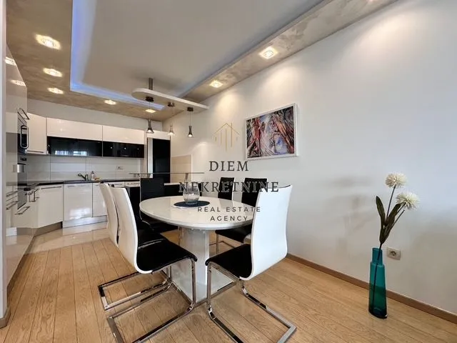 Rent, two bedroom apartment, 76m², City Kvart, Podgorica