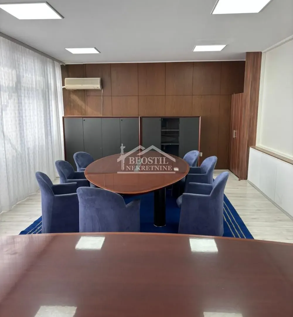 Rent, office space, 260m², Kluz, Zvezdara Sve Podlokacije