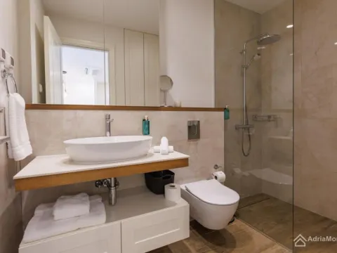 Prodaja, jednosoban stan, 50m², Luštica Bay, Tivat - image 13