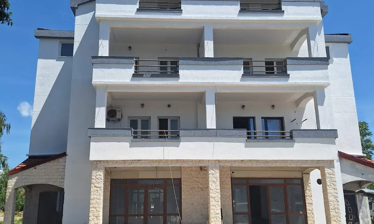 Izdavanje, poslovni prostor, 72m², Gornja Gorica, Podgorica