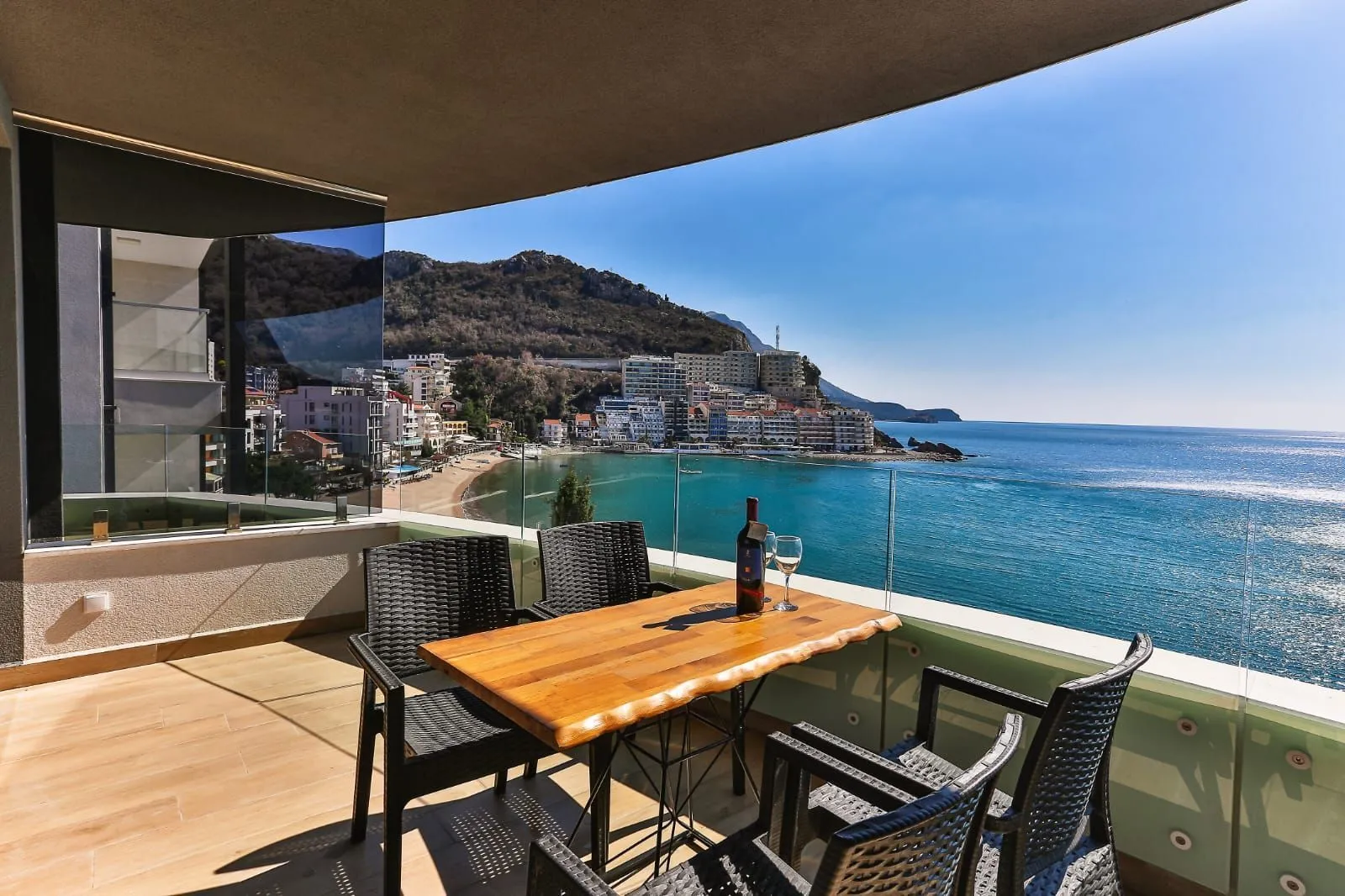 Izdavanje, jednosoban stan, 55m², Rafailovići, Budva