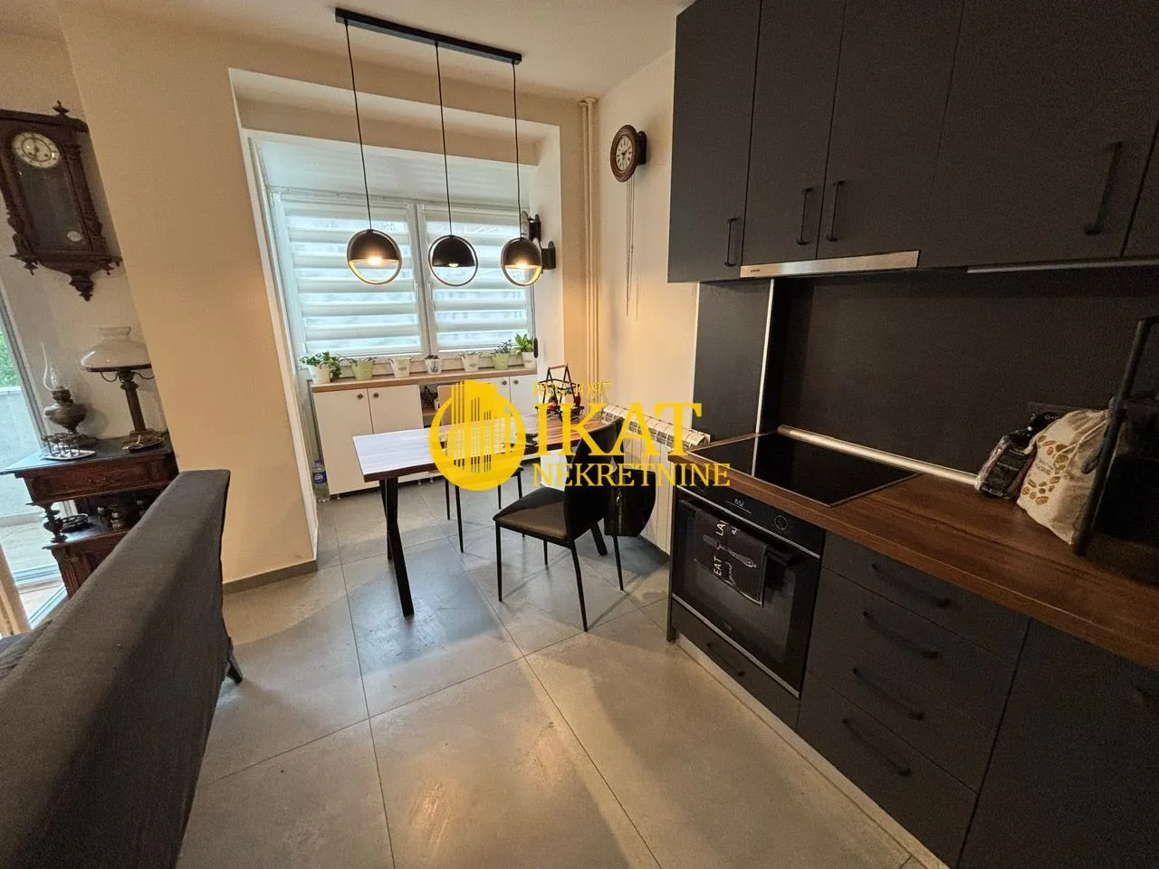 Prodaja, trosoban stan, 65m², Vračar Centar, Vračar Sve Podlokacije