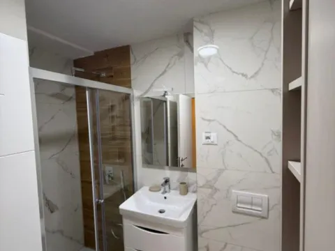 Izdavanje, dvosoban stan, 65m², Zagorič, Podgorica - image 10