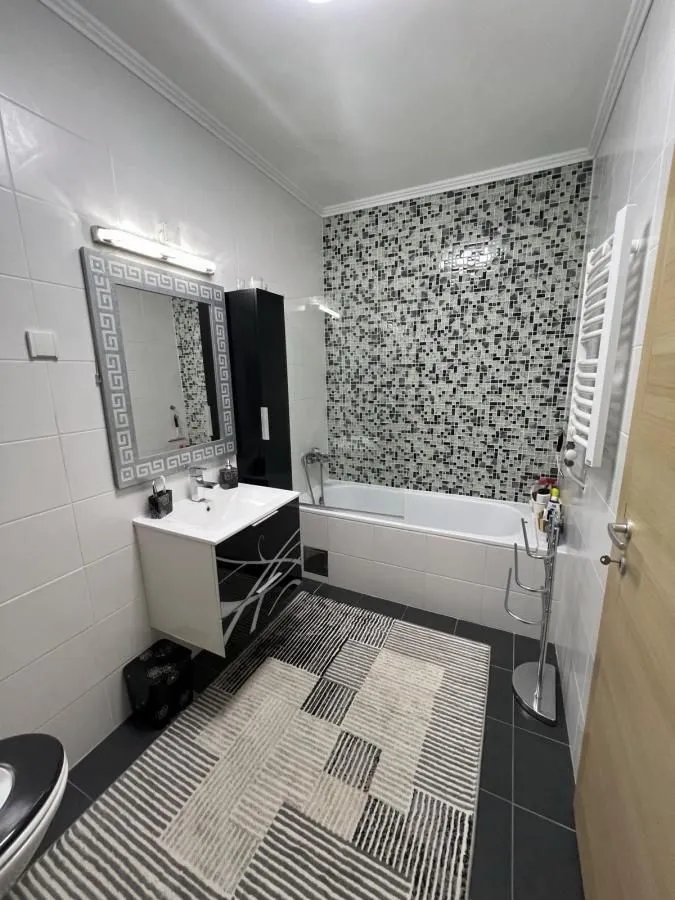 Prodaja, četvorosoban stan, 120m², Novo naselje, Novi Sad