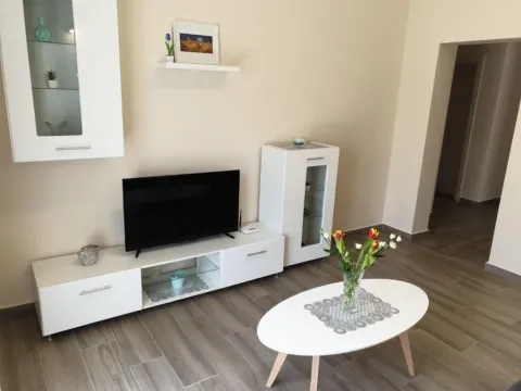 Rent, studio apartment, 32m², Seljanovo, Tivat - image 6