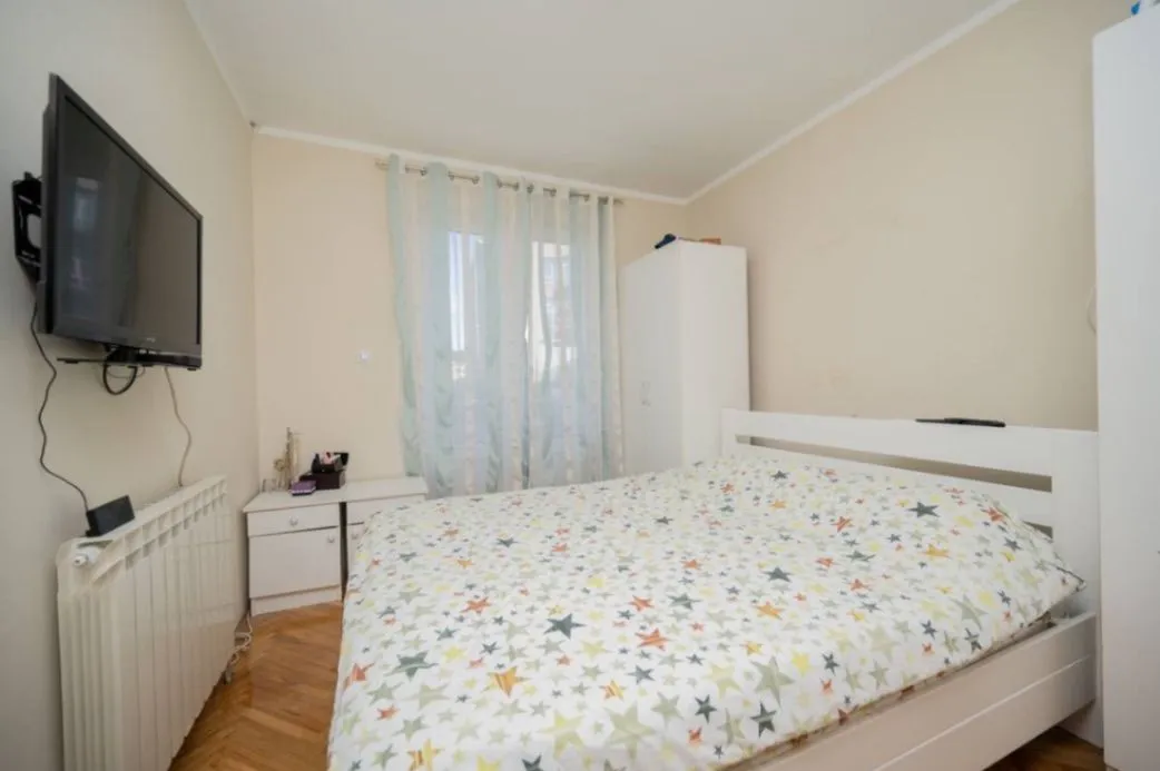 Prodaja, kuća, 400m², Momišići, Podgorica
