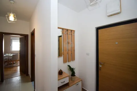 Rent, two bedroom apartment, 75m², Tuški Put, Podgorica - image 11