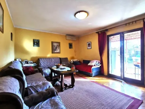 Sale, house, 98m², Tološi, Podgorica - image 2