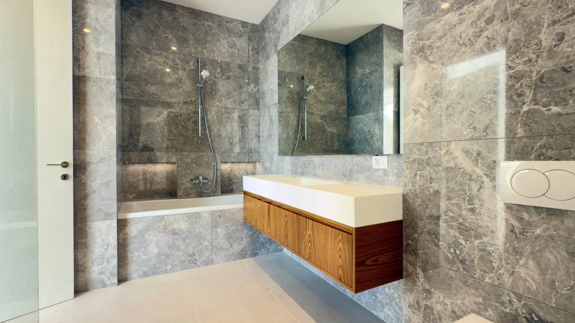 Prodaja, kuća, 350m², Krašići, Tivat