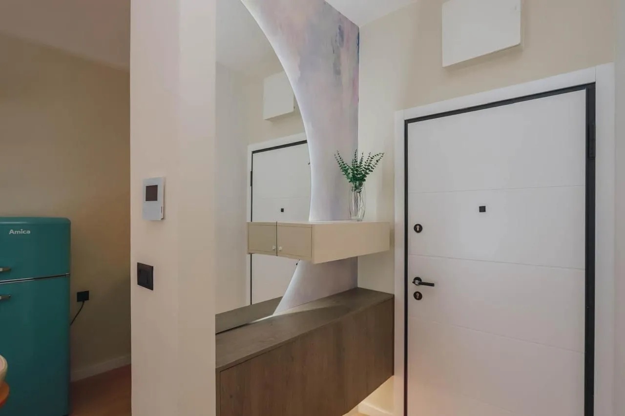 Izdavanje, jednosoban stan, 53m², Dobrota, Kotor