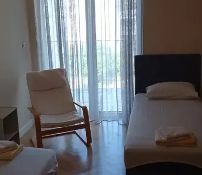 Izdavanje, dvosoban stan, 81m², Dobrota, Kotor - image 15