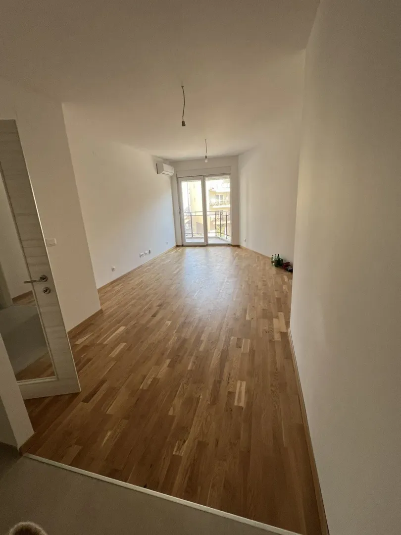 Izdavanje, dvosoban stan, 62m², Zabjelo, Podgorica