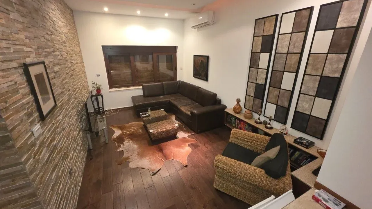 Izdavanje, trosoban stan, 90m², Masline, Podgorica