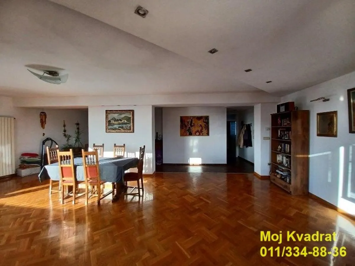 Prodaja, stan, 220m², Đeram Pijaca, Beograd