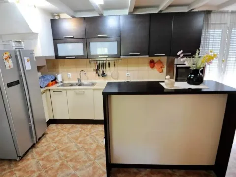 Prodaja, trosoban stan, 100m², Dobrota, Kotor - image 4