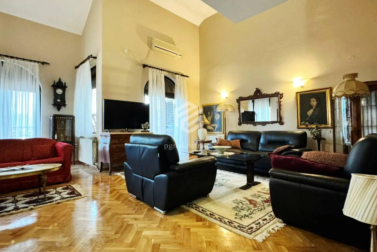 Rent, house, 280m², Gorica C, Podgorica