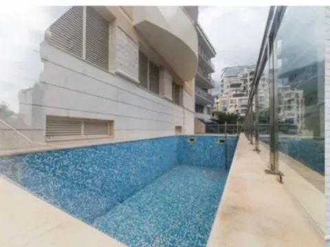 Sale, studio apartment, 45m², Bečići, Budva - image 4